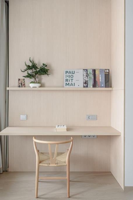 Cozy Japanese Oasis With Balcony, Gramophone, Netflix Apartment Vilnius Bagian luar foto