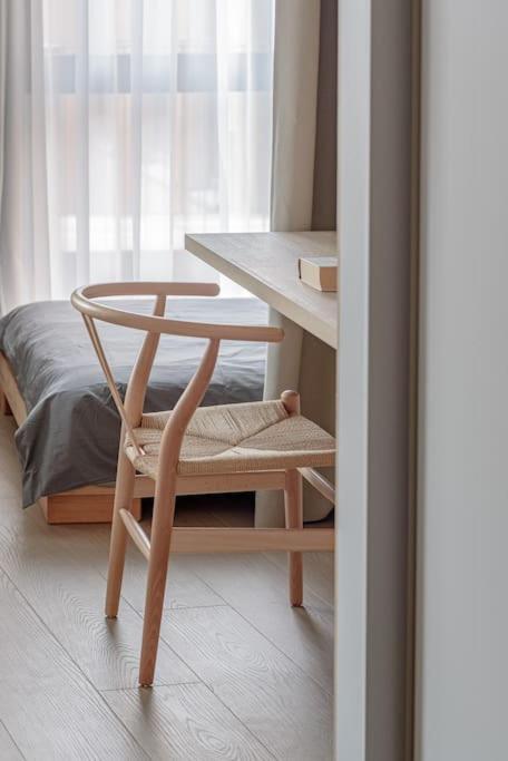 Cozy Japanese Oasis With Balcony, Gramophone, Netflix Apartment Vilnius Bagian luar foto
